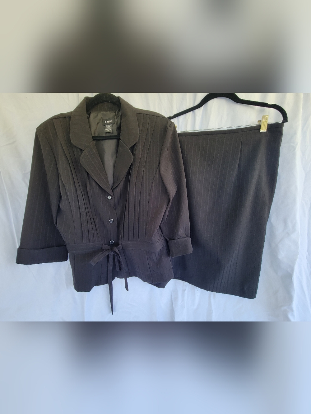 T Milano Women's Black Pinstripe Jacket & Skirt Set Size 18.